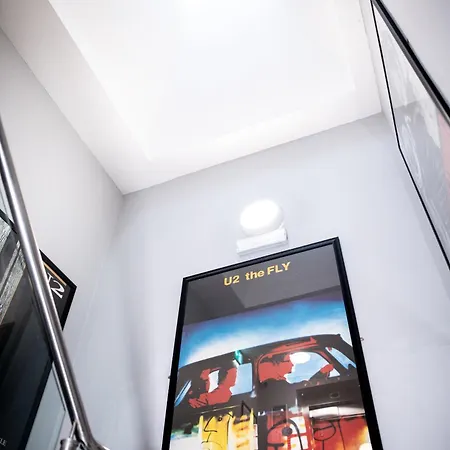 The Dawson بيت شباب